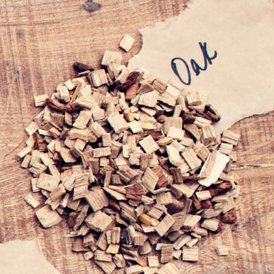 Oak wood smoking chips